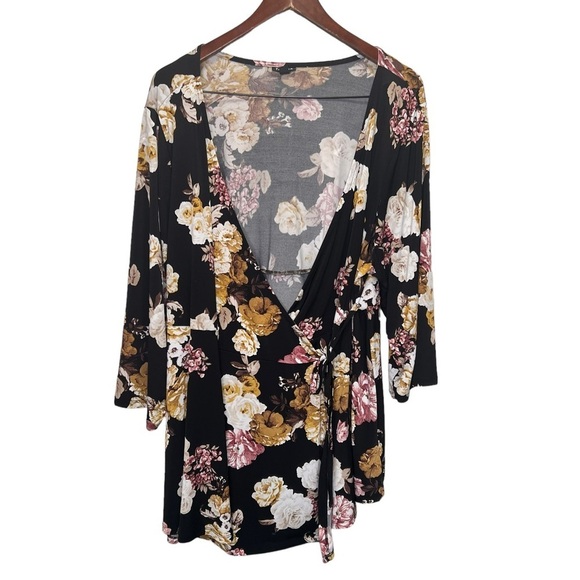 Torrid Black Floral Studio Knit Wrap Peplum Top Size 4 - Picture 3 of 10